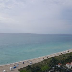 Meet your Posher, Antonia